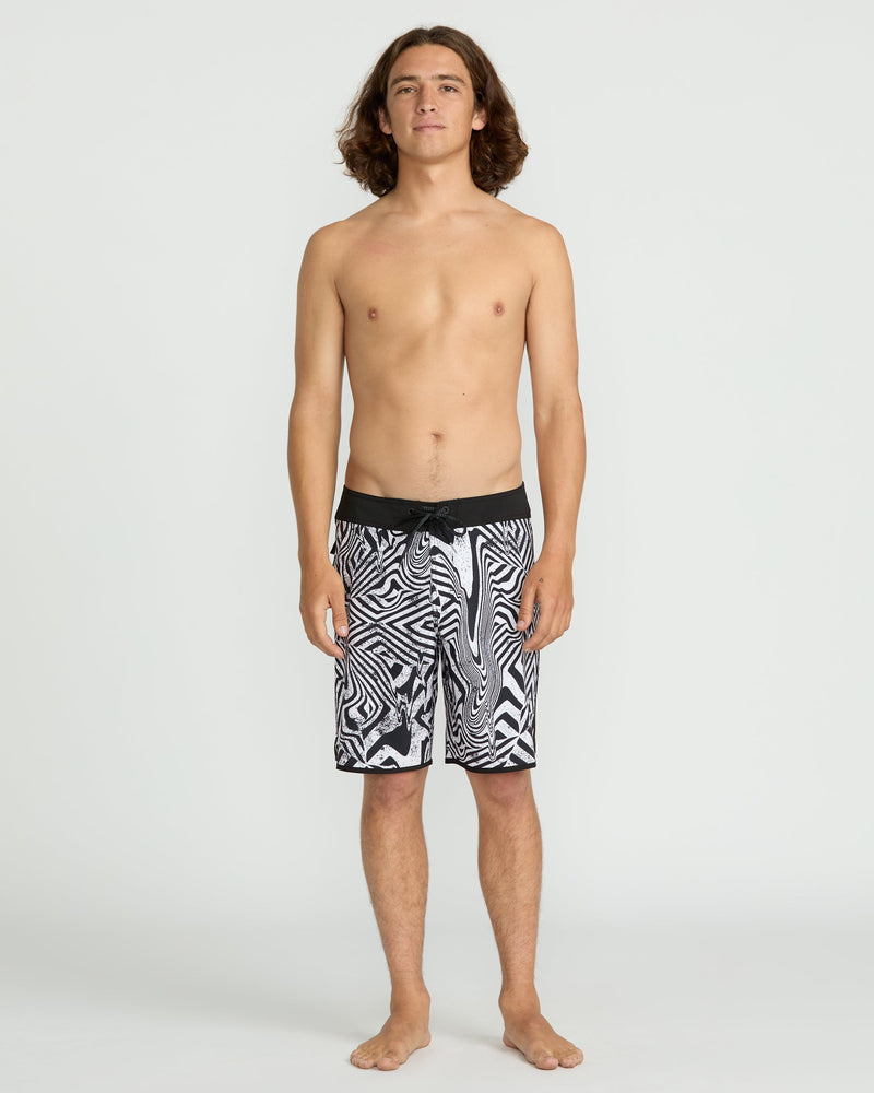 Volcom Men's Infuse Scallop Mod White/Black