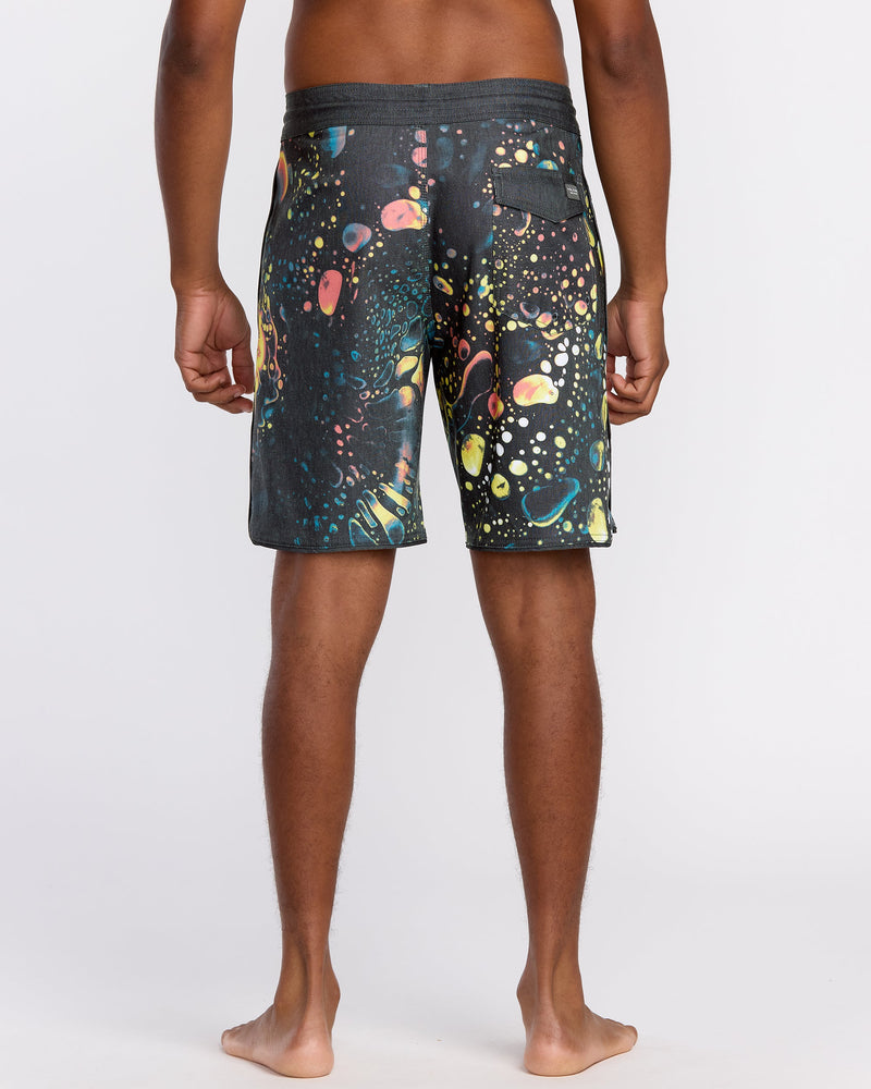 Volcom Men's Excite Stoney Scallop 19" Swim Trunks Black