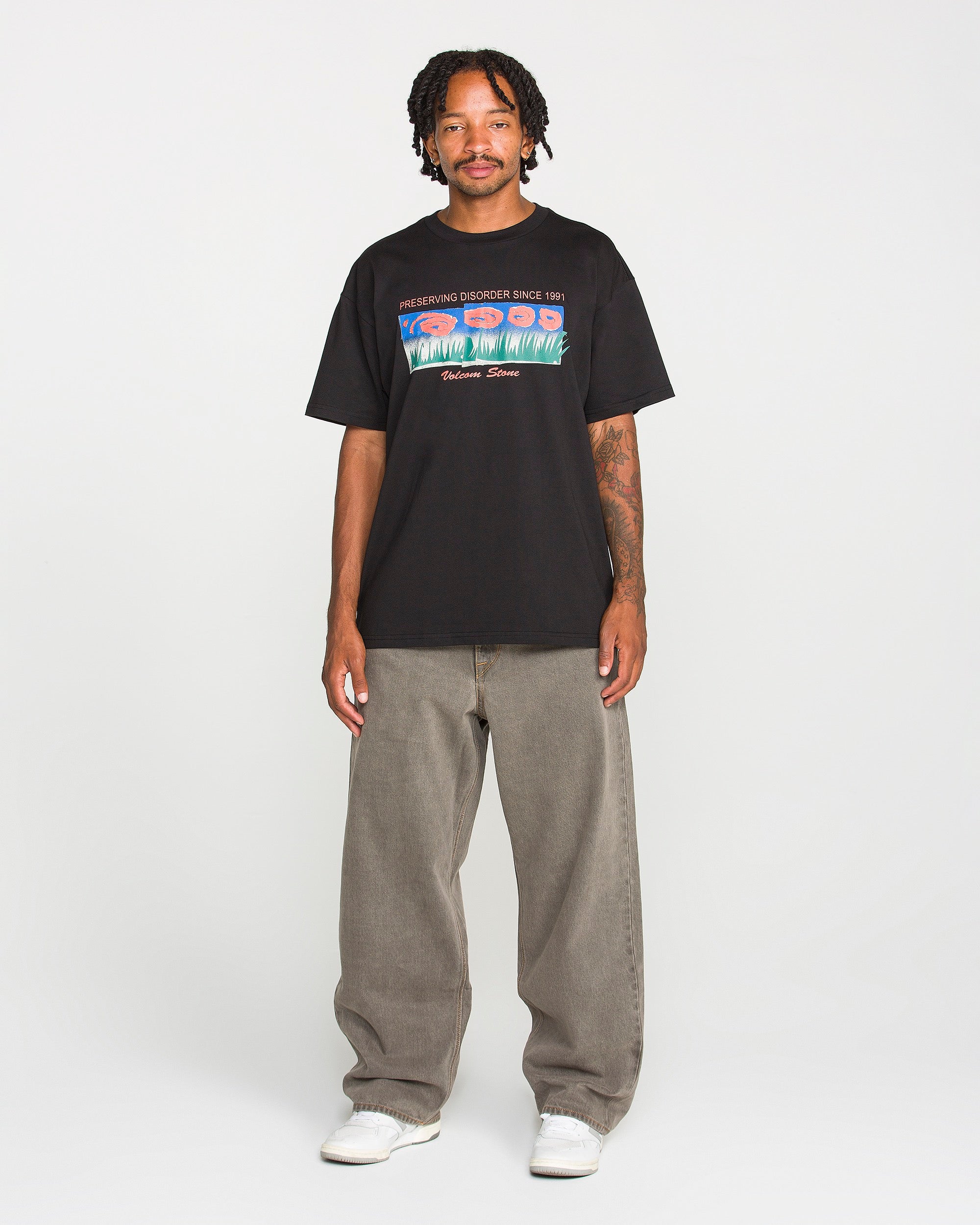 VOLCOM  販促非売品　ディスプレイ Men's Featured Artist Antonio Carrau Short Sleeve Tee - Volcom