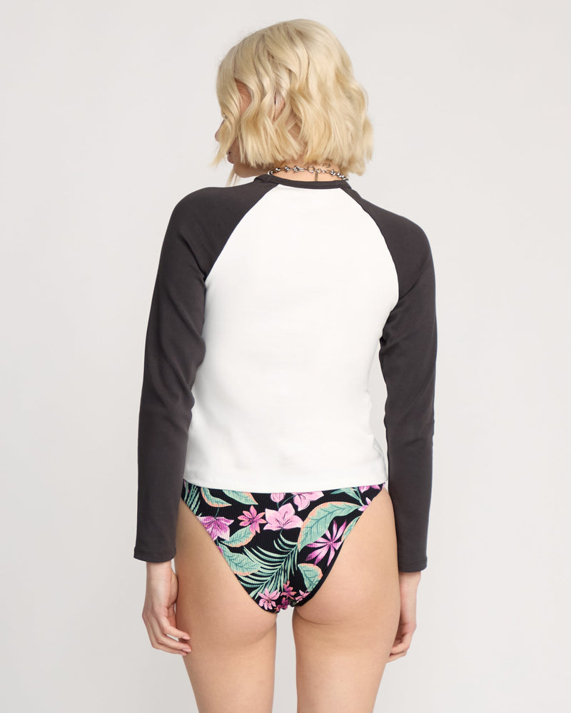 Women's Giving In Raglan Tee-Vintage Black-Volcom