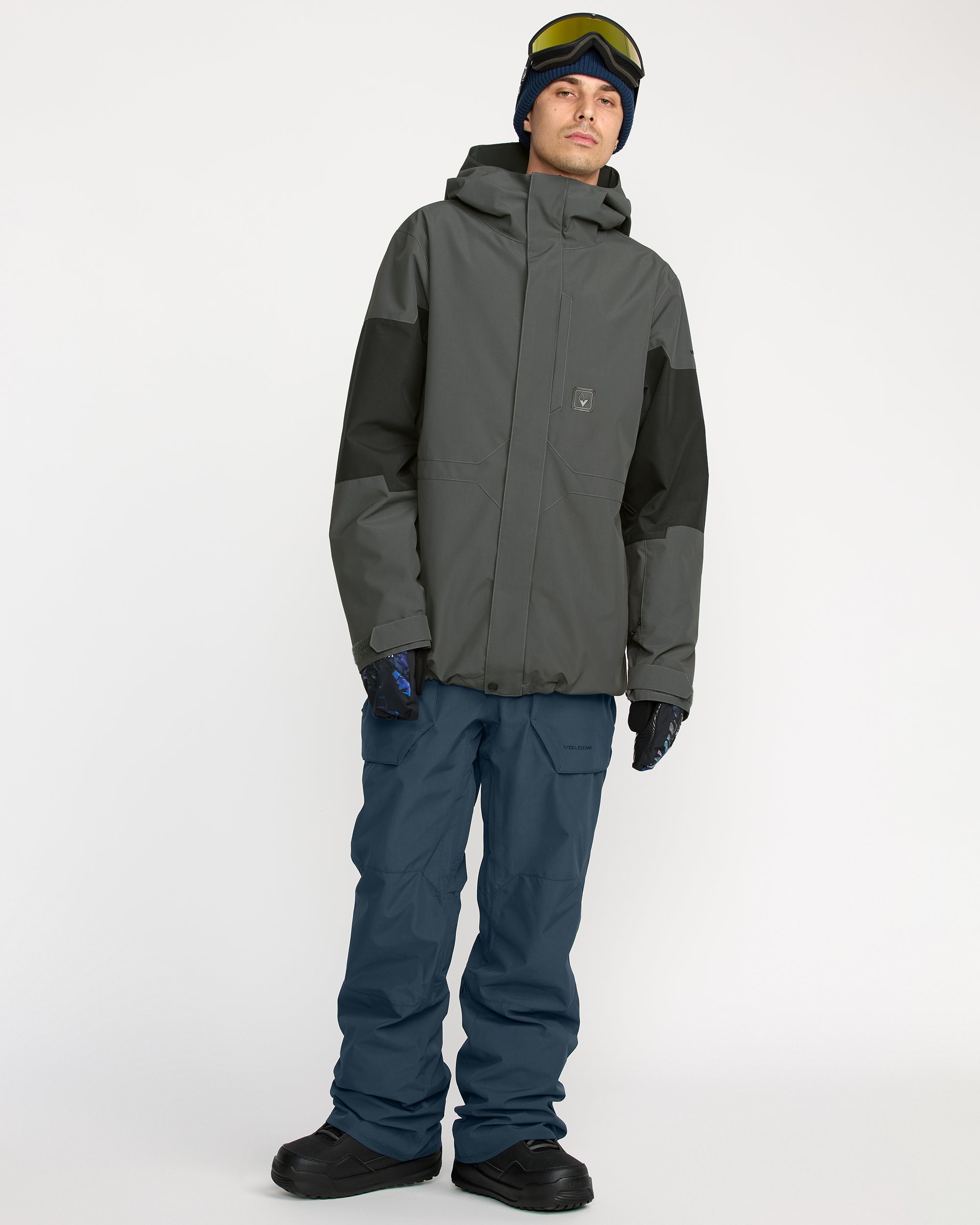 美品　VOLCOM フード付きスノーボードウェア　ブラック/グレー　サイズL Volcom Primry Grey 10K Snowboard Jacket | Zumiez