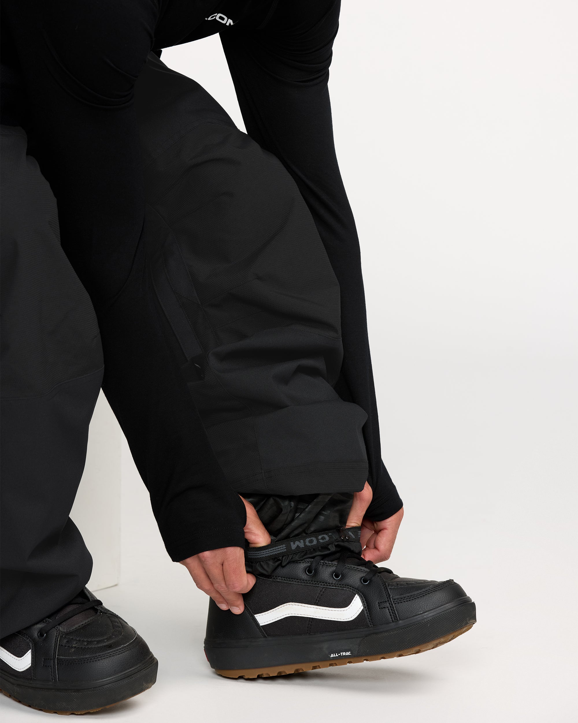 新品Volcom MEN'S NWRK BAGGY PANTS - BLACK Men's Nwrk Baggy Pants - Volcom
