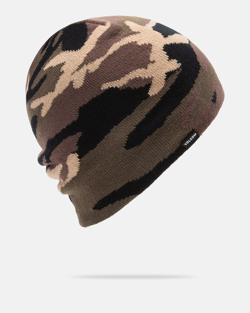 Introducing the Men’s Billbrd Beanie by Volcom—a skull-fit knit beanie with a brown, tan, green, and black camouflage pattern, finished with a small black Volcom tag on the side.