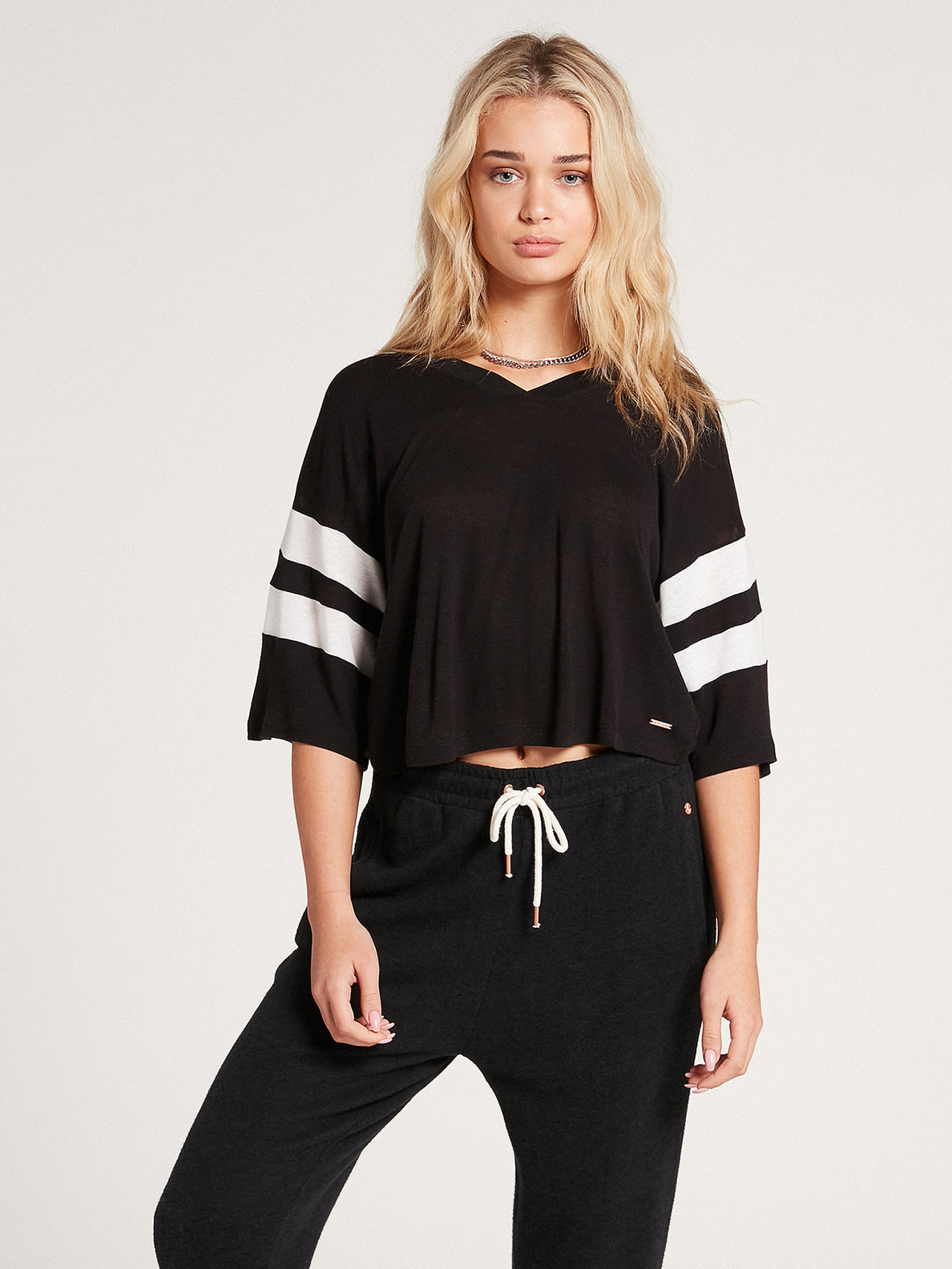 Lived In Lounge Cropped Short Sleeve Tee - Black (B0132101_BLK) [F]