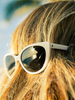 Butter Sunglasses - Gloss White/Gray